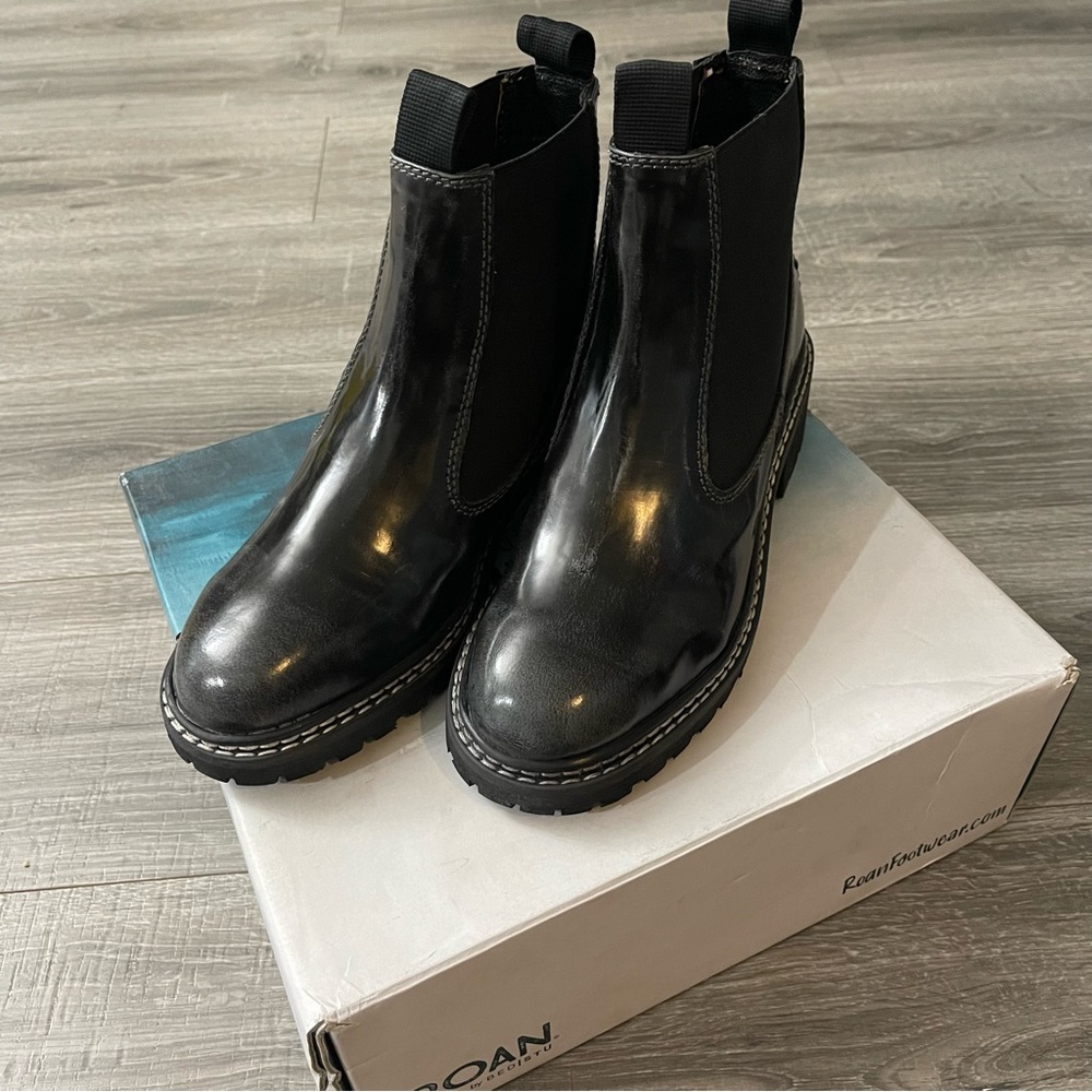 NIB ROAN by Bed Stu Leather Gabriela Chelsea Bootie Black Brush-off Women Sz 7